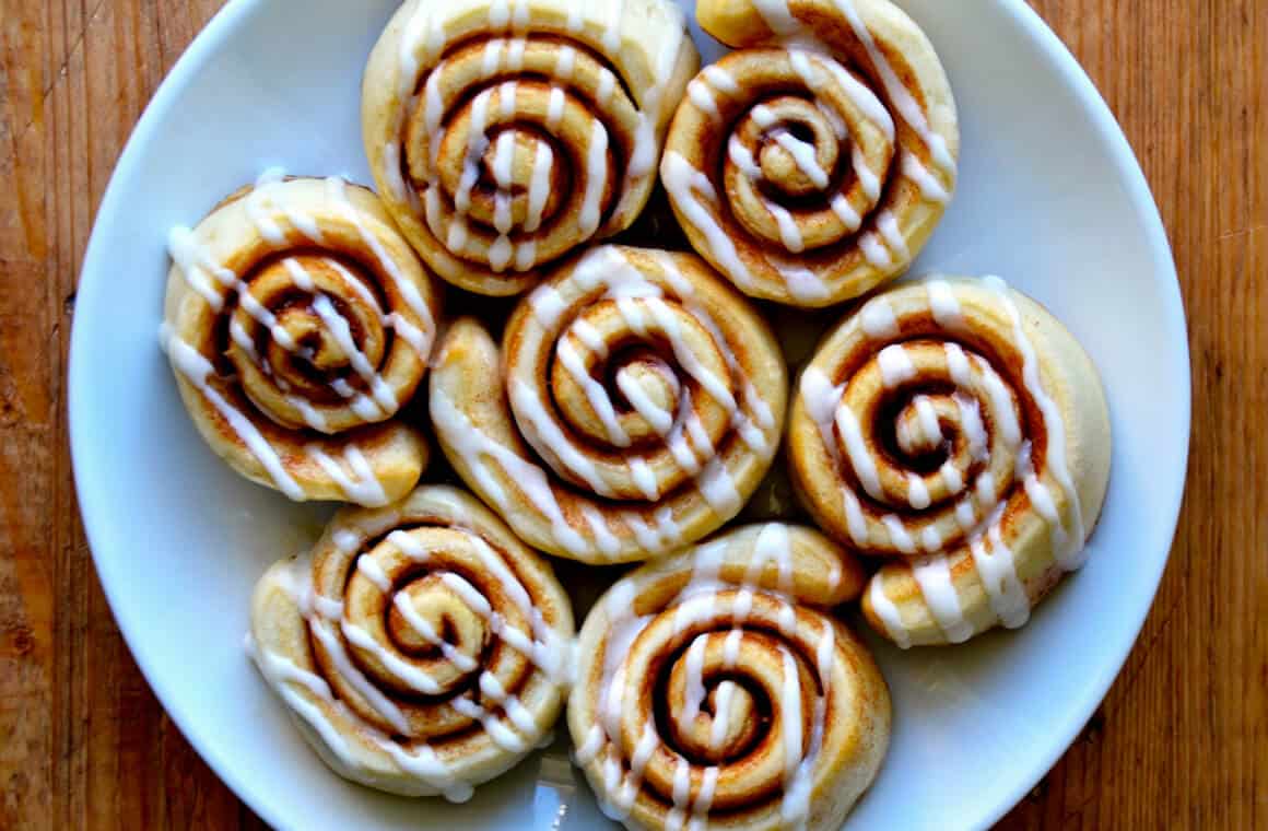 Easy Pizza Dough Cinnamon Rolls: Breakfast or Dessert Delight